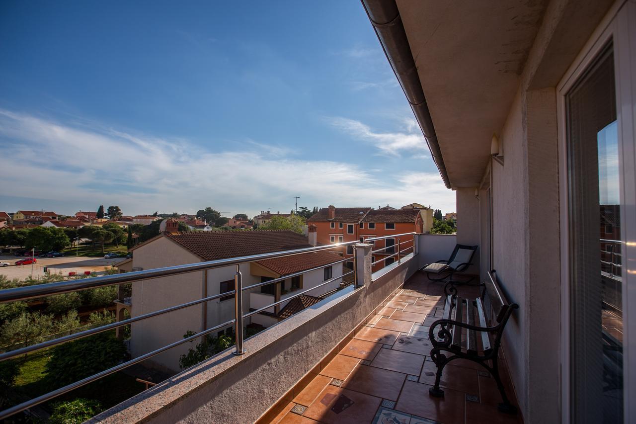 Guest House Casa Mia - Rooms & Apartments Ровинь Экстерьер фото